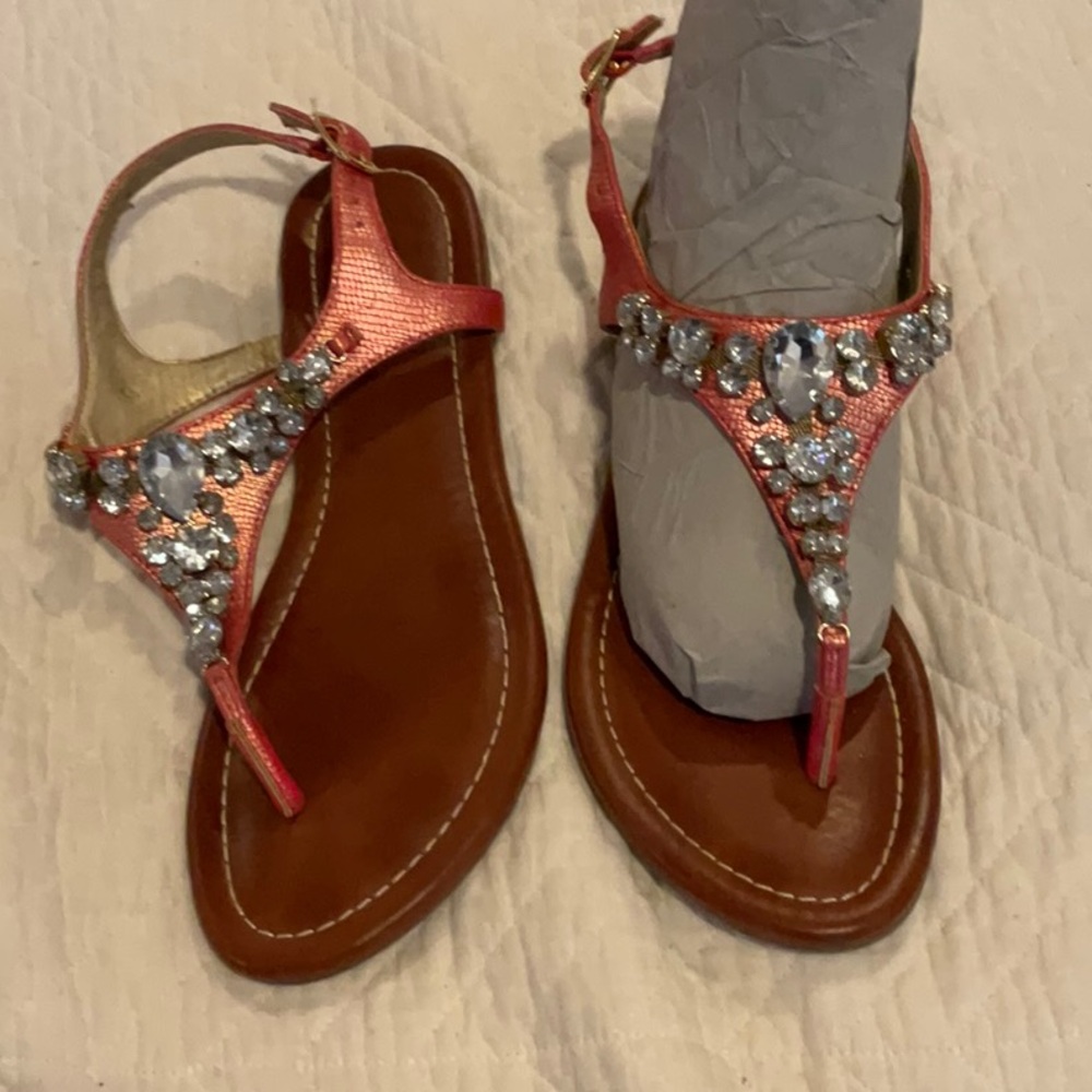 Elegant Pink Sandals with Rhinestone Embellishments